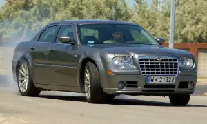 Opinie Chrysler 300C: Jaki silnik wybrać, aby uniknąć problemów?