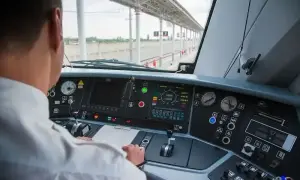 Ile zarabia kierowca pociągu w Polsce? Szczegóły o wynagrodzeniu i dodatkach