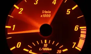 Jakie obroty silnika benzynowego na autostradzie zapewnią oszczędność?