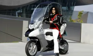Motocykle z pasami bezpieczeństwa: kontrowersje i innowacje w ochronie jazdy