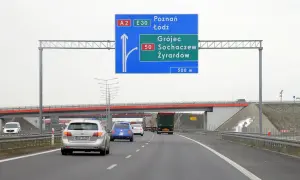 Minimalna prędkość na autostradzie w Polsce - co musisz wiedzieć, by nie dostać mandatu