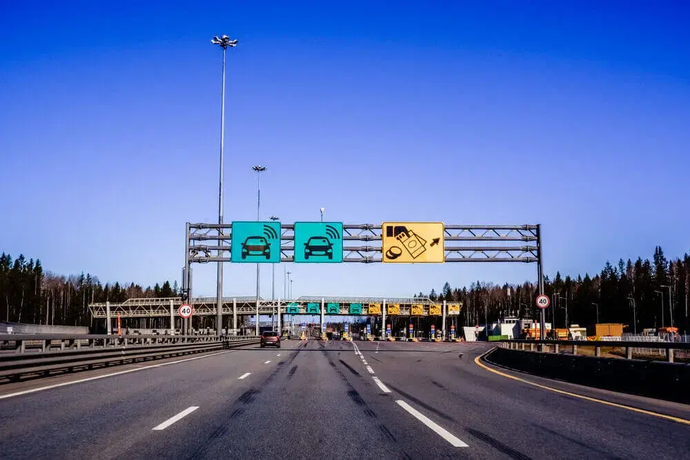 Jak zapłacić za autostradę i uniknąć mandatu – sprawdzone metody płatności