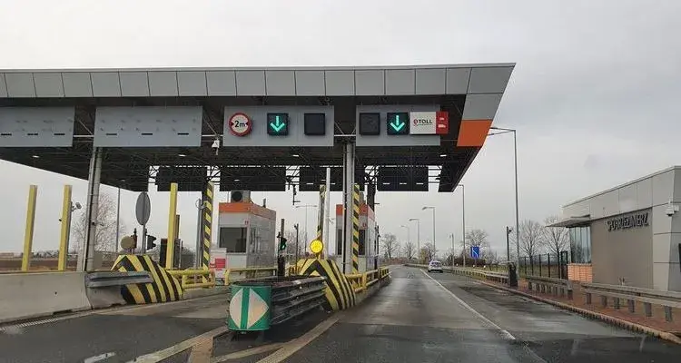 Jak płacić za autostradę A4 Gliwice-Wrocław bez problemów i kar? Sprawdź metody!