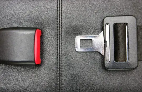 Zdjęcie Jak rozebrać pasy bezpieczeństwa bez ryzyka uszkodzenia mechanizmu