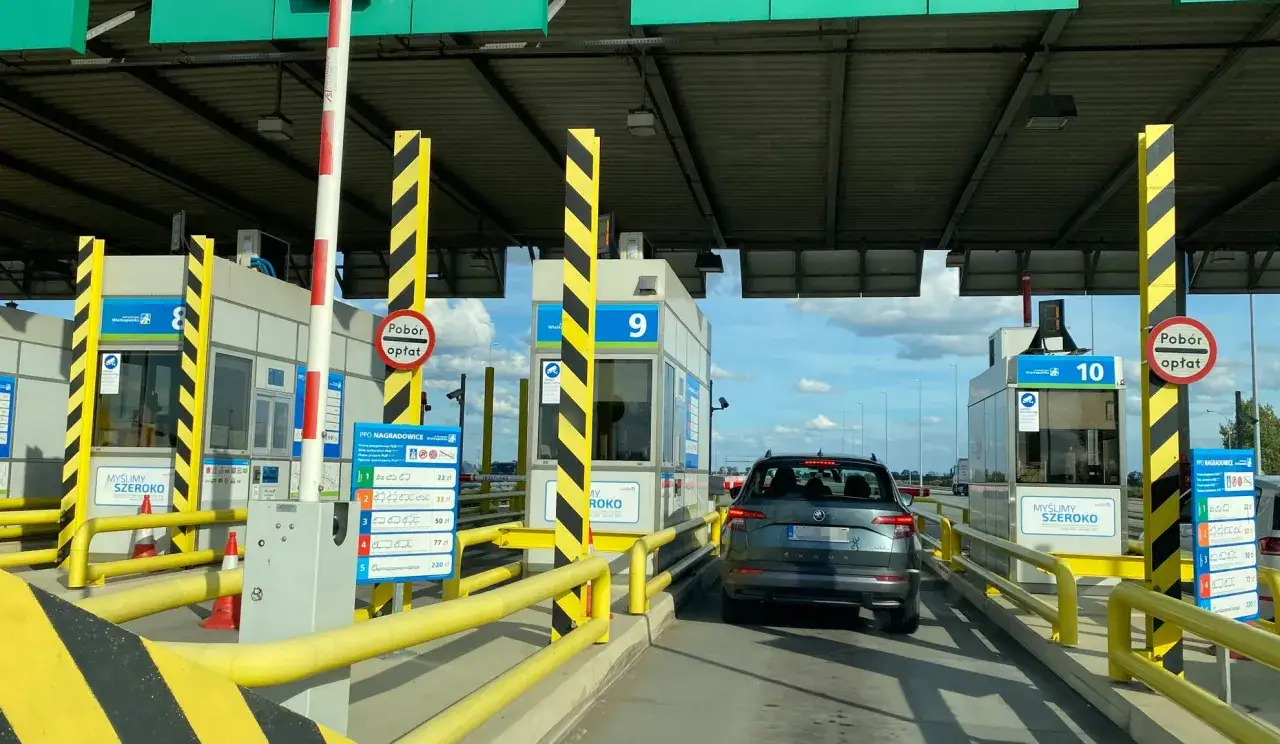 Zdjęcie Ile kosztuje przejazd autostradą A2 z Warszawy do Poznania? Sprawdź opłaty!
