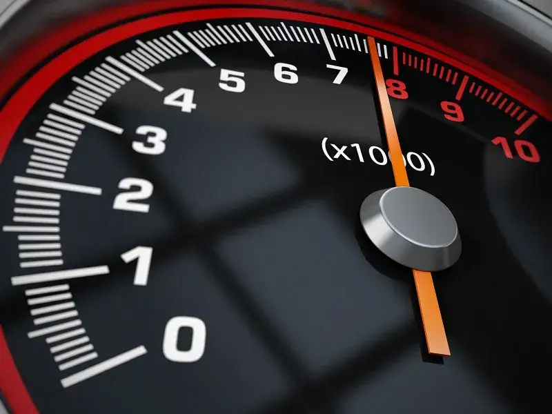 Zdjęcie Jakie obroty silnika benzynowego na autostradzie zapewnią oszczędność?