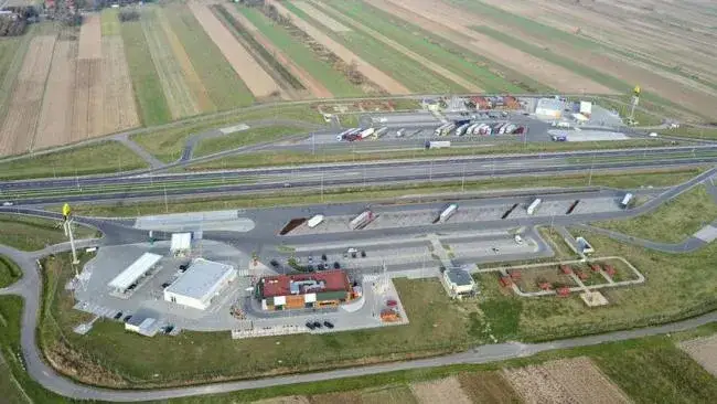 Zdjęcie Co to jest mop na autostradzie? Poznaj kluczowe informacje o MOP-ach