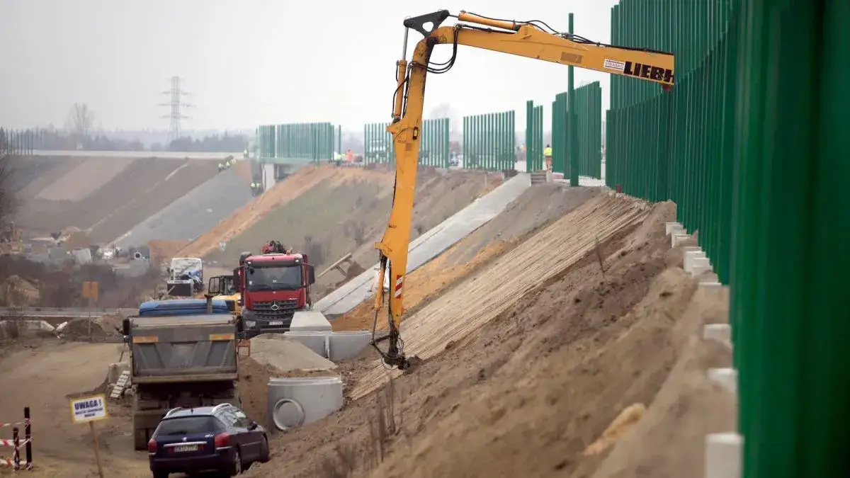 Zdjęcie Jak rozchodzi się hałas z autostrady i jak go skutecznie ograniczyć